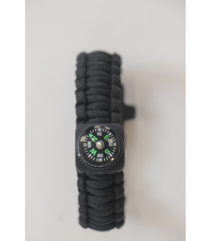 צמיד הישרדות: מצפן, משרוקית, אבן אש